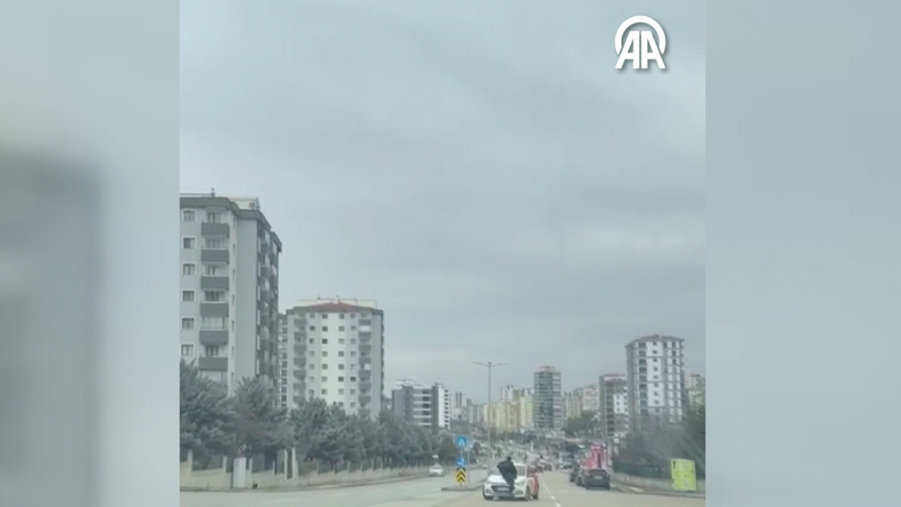 Tartışma sonrası aracın kaputunda metrelerce sürüklendi