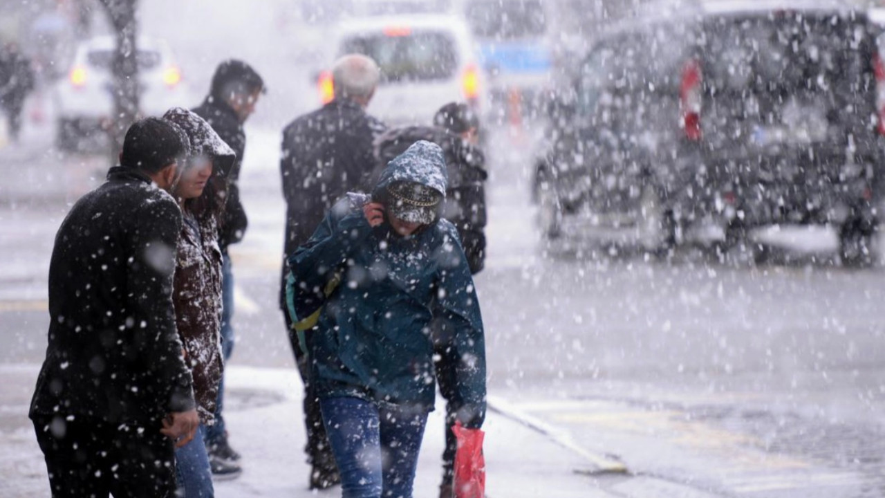 Yurt genelinde bu hafta sıcaklıklar düşüyor! Yağışlı hava etkili olacak...