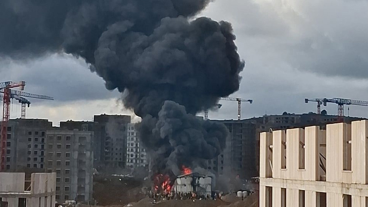 Tuzla'da işçi konteynerinde yangın! Ekipler bölgede