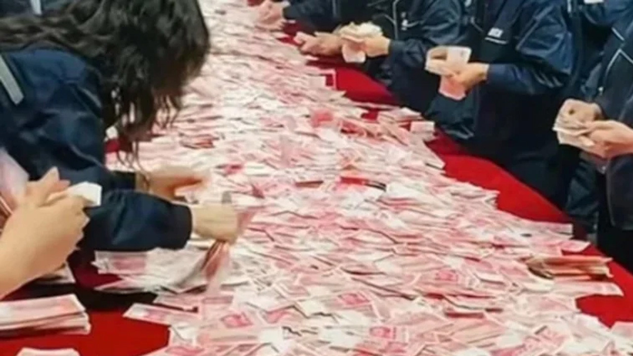 Patrona bak patrona! 26 milyon doları masaya serdi, işçilere "Taşıyabildiğiniz kadarını götürün" dedi