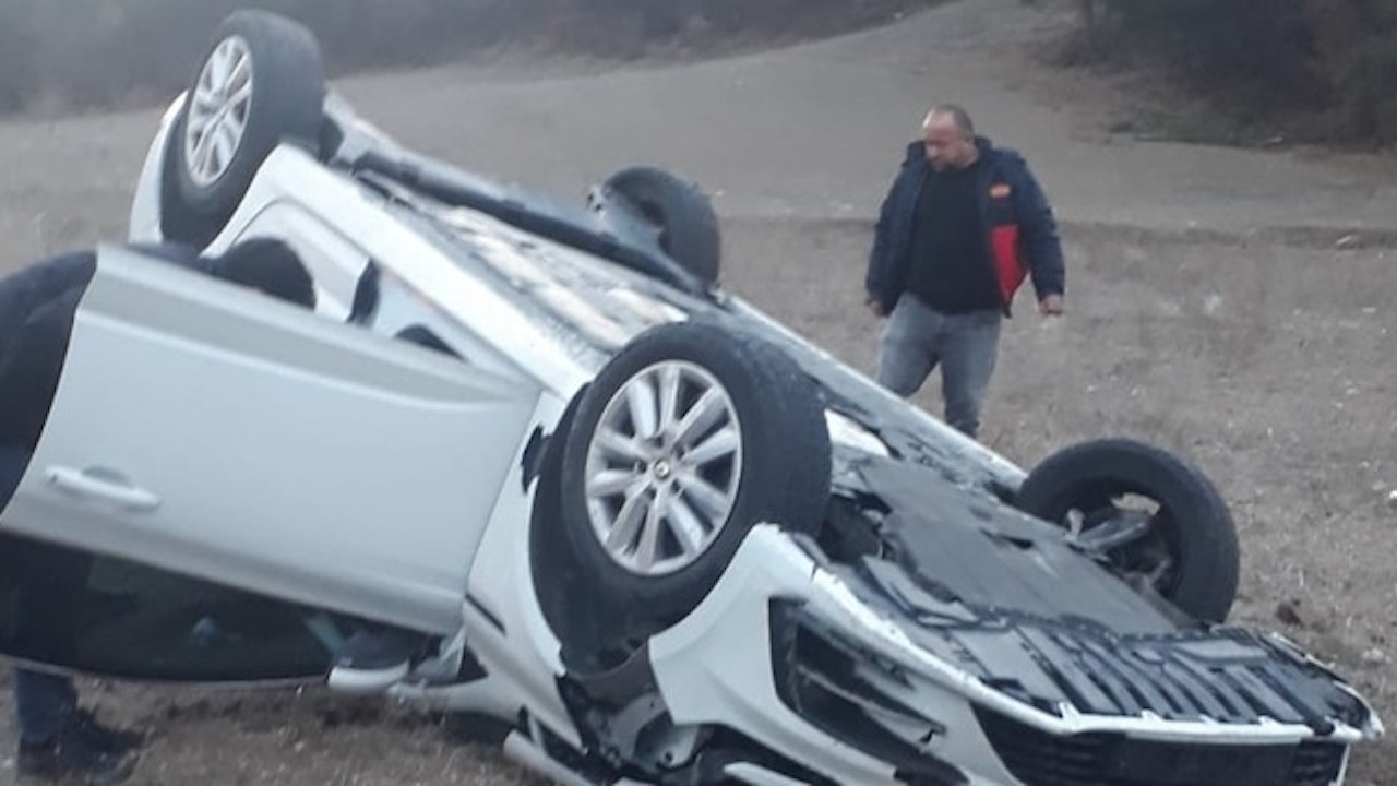 Tokat'ta otomobil devrildi: 4 kişi yaralandı