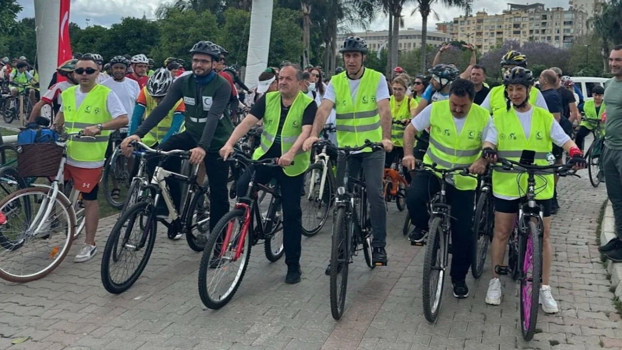 Adana'da bağımlılıklara karşı farkındalık için pedal çevirdiler