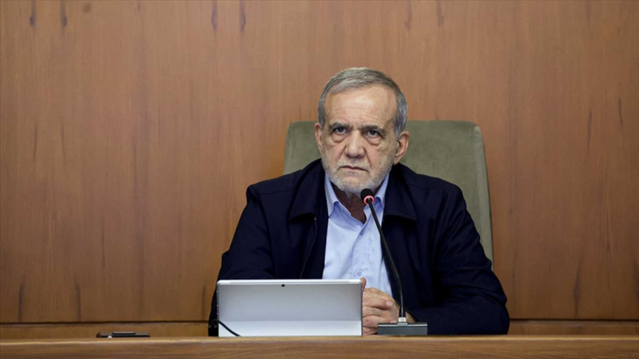 İran’da Geçici Liderlik Konseyi göreve başladı