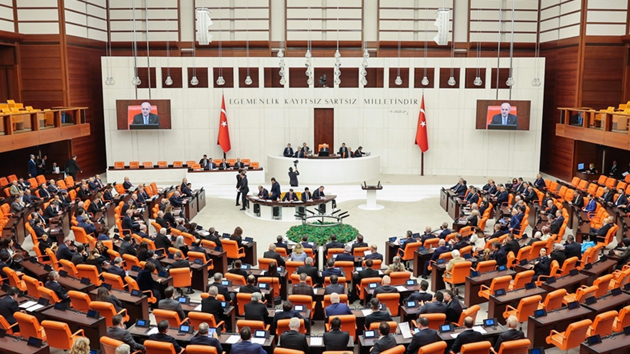 Ak Parti kanun teklifini TBMM'ye sundu! Bedelli askerliğe zam geliyor