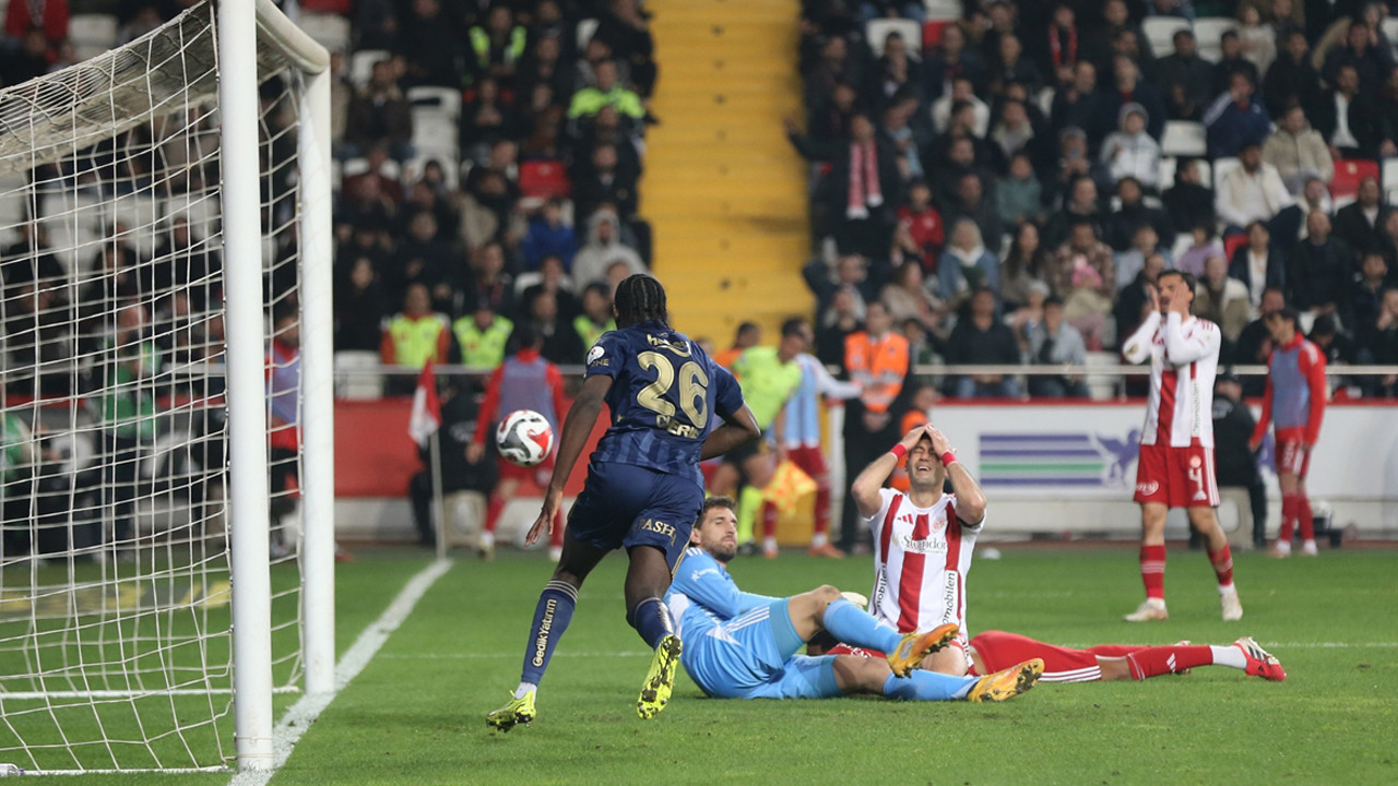 Fenerbahçe'den hakem yönetimine tepki TFF'ye çağrı: Derhal bekliyoruz