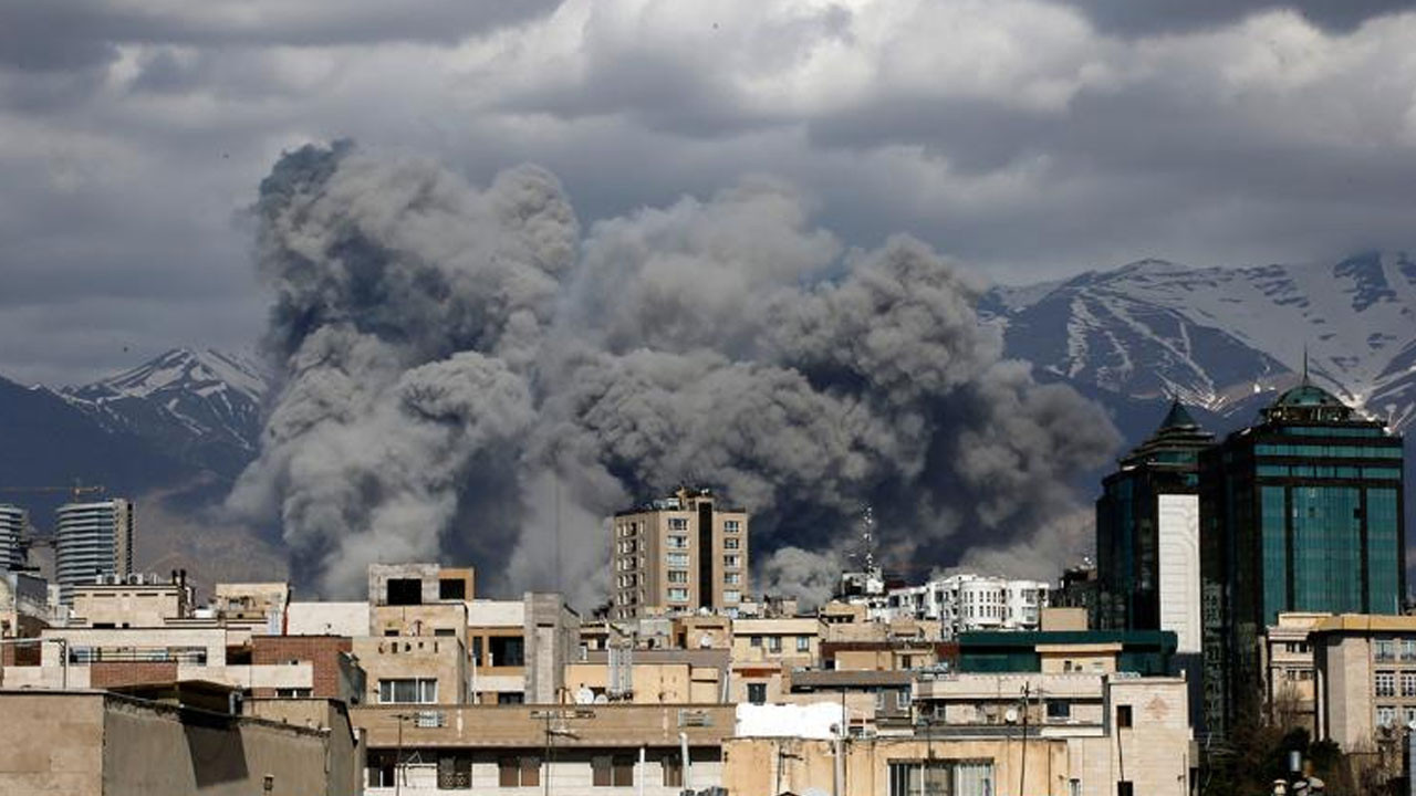 İsrail, 2 günde İran'daki 600 noktaya 2 bin 500 bombayla saldırdı