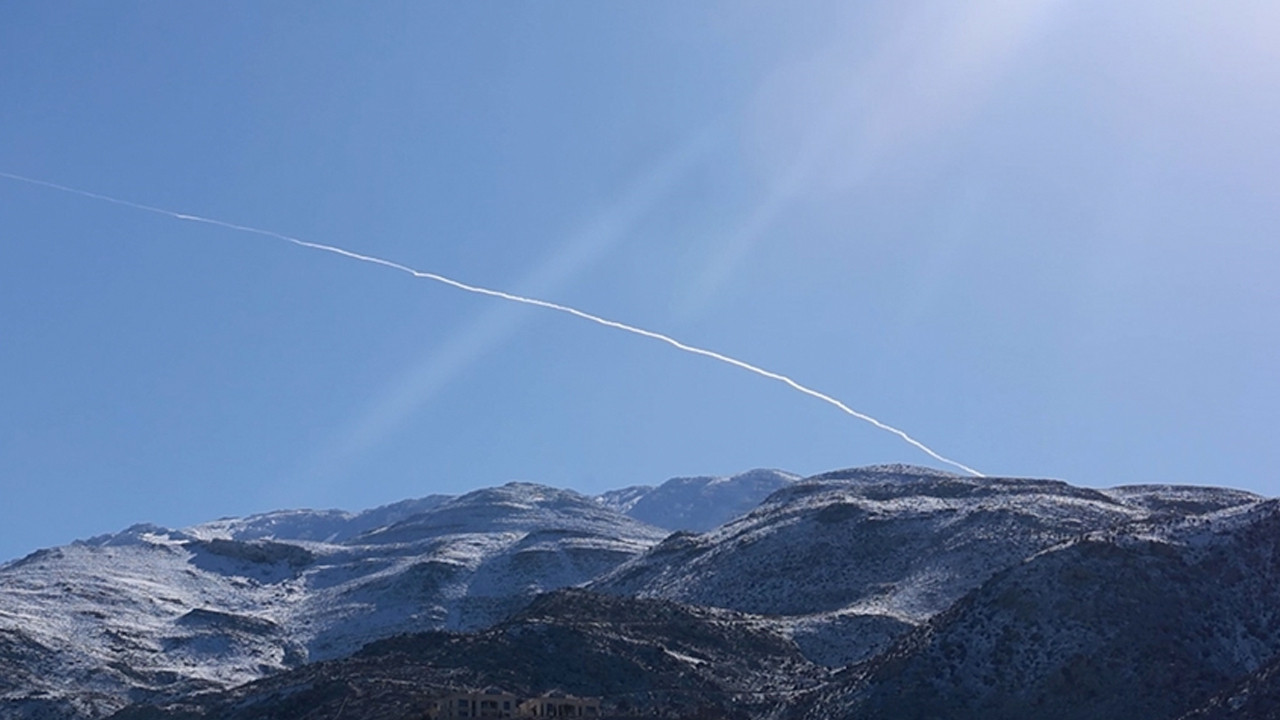 İsrail ordusu, Lübnan'a havadan ve denizden saldırılar düzenledi