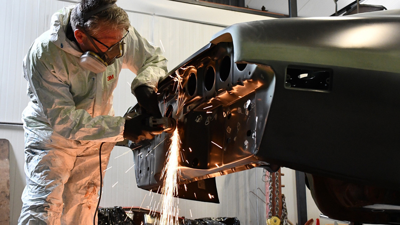 Yılda sadece 3 sipariş kabul ediyor! Ziya usta hurda klasik otomobilleri baştan yaratıyor