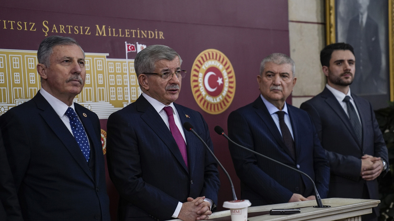 Ahmet Davutoğlu: "Bu savaş böyle devam ederse..."