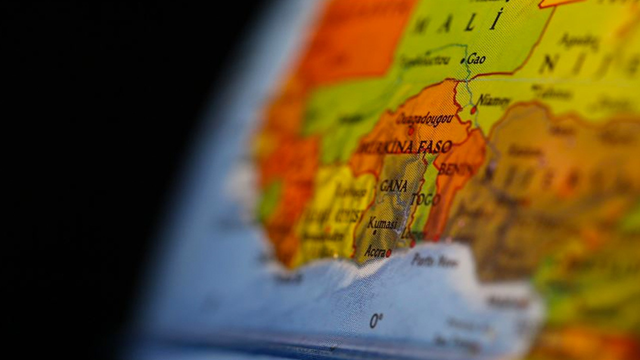 Yolcu otobüsüyle ambulansın çarpışması sonucu 16 kişi öldü