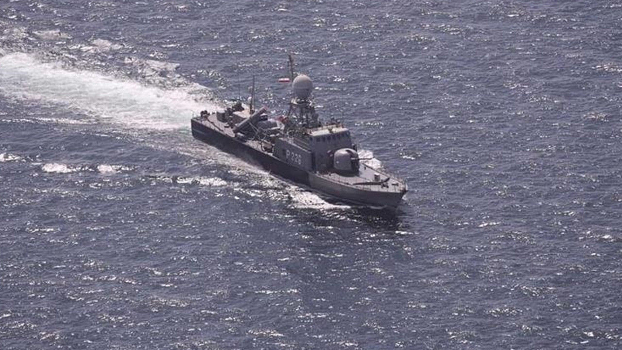 İran'a ağır darbe! Denizaltı saldırısına uğrayan savaş gemisi battı: Onlarca yaralı ve kayıp var