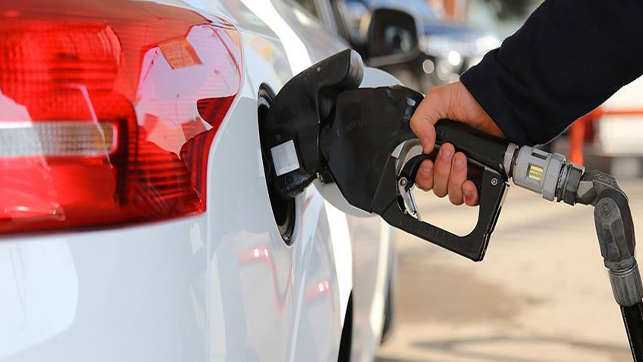 Benzin ve motorine kallavi zam! İstanbul'da 60 lirayı aştı, tabela değişti, cep yakan fiyatlar