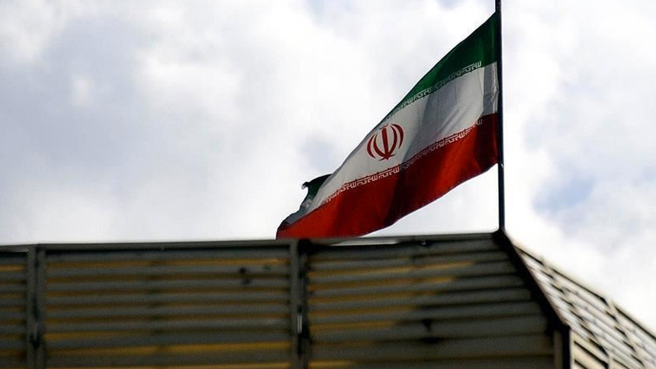 O ülke artan gerilim nedeniyle İran'a seyahat yasağı getirdi