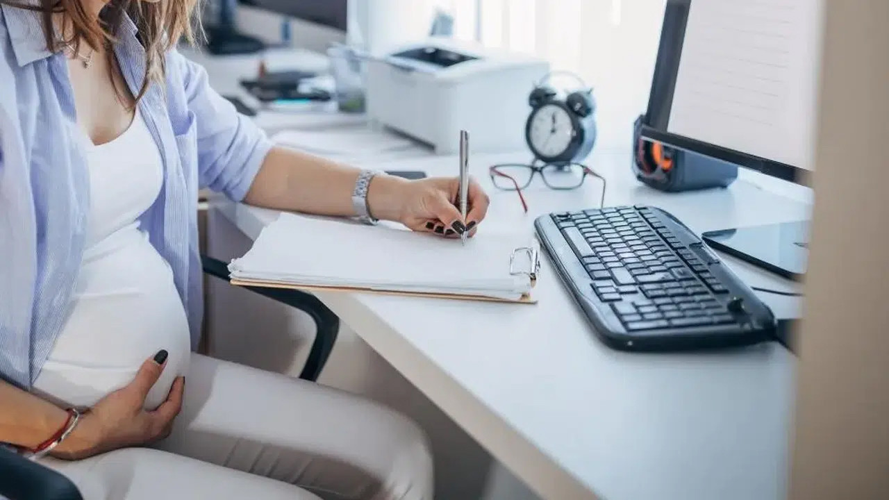 Doğum izin süreleri değişti! Peki işçi ve memur kaç gün izin yapacak?