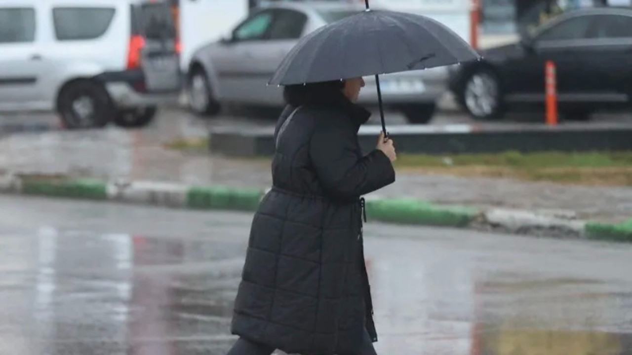 Sıcaklıklar o bölgelerde düşüyor! Meteoroloji'den sağanak uyarısı