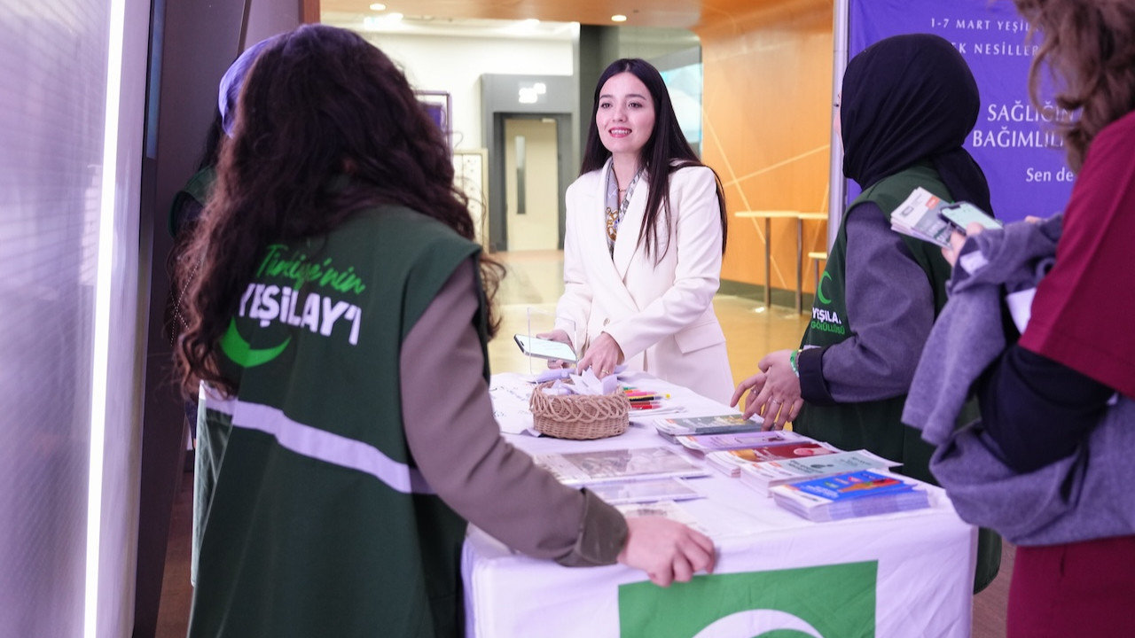 Medipol Sağlık Grubu'ndan gelecek nesiller için “bağımlılığa dur de” paneli