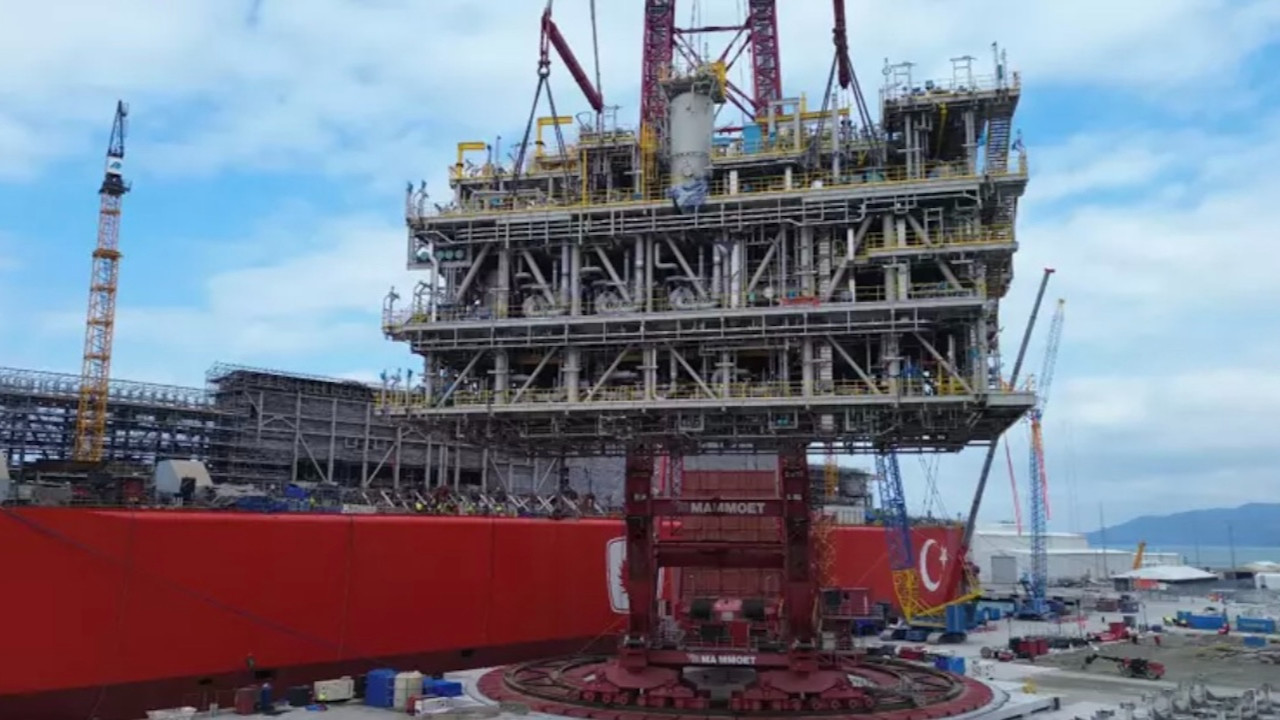 Bakan Bayraktar'dan Karadeniz gazı açıklaması: Enerjide tam bağımsız yarınları inşa ediyoruz