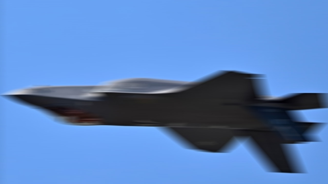 İsviçre ABD'den satın almayı planladığı F-35 savaş uçaklarının sayısını azalttı