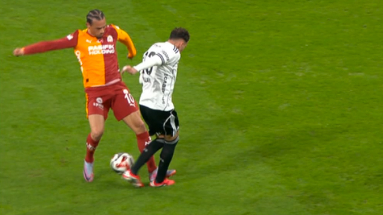 Beşiktaş Galatasaray maçının tartışmalı pozisyonları Trio'da değerlendirildi: Oyuncuyu ihraç etmeliydi