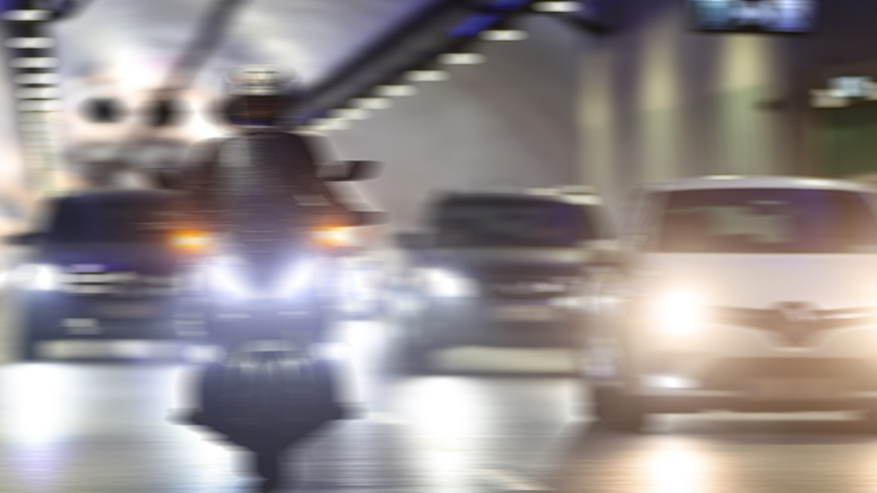 Polisten kaçmaya çalışan motosiklet sürücüsüne verilen cezaya bakın