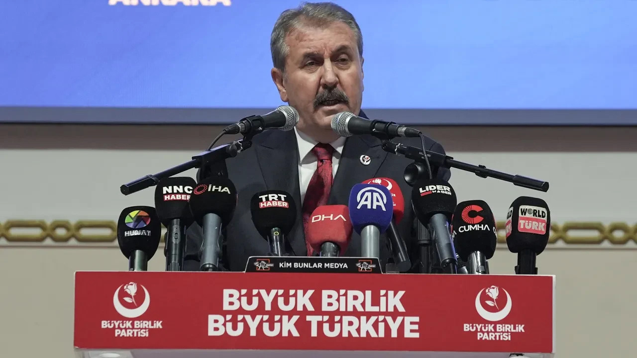 Mustafa Destici'den hükümete tatil çağrısı: Kadınlara tam gün tatil olsun