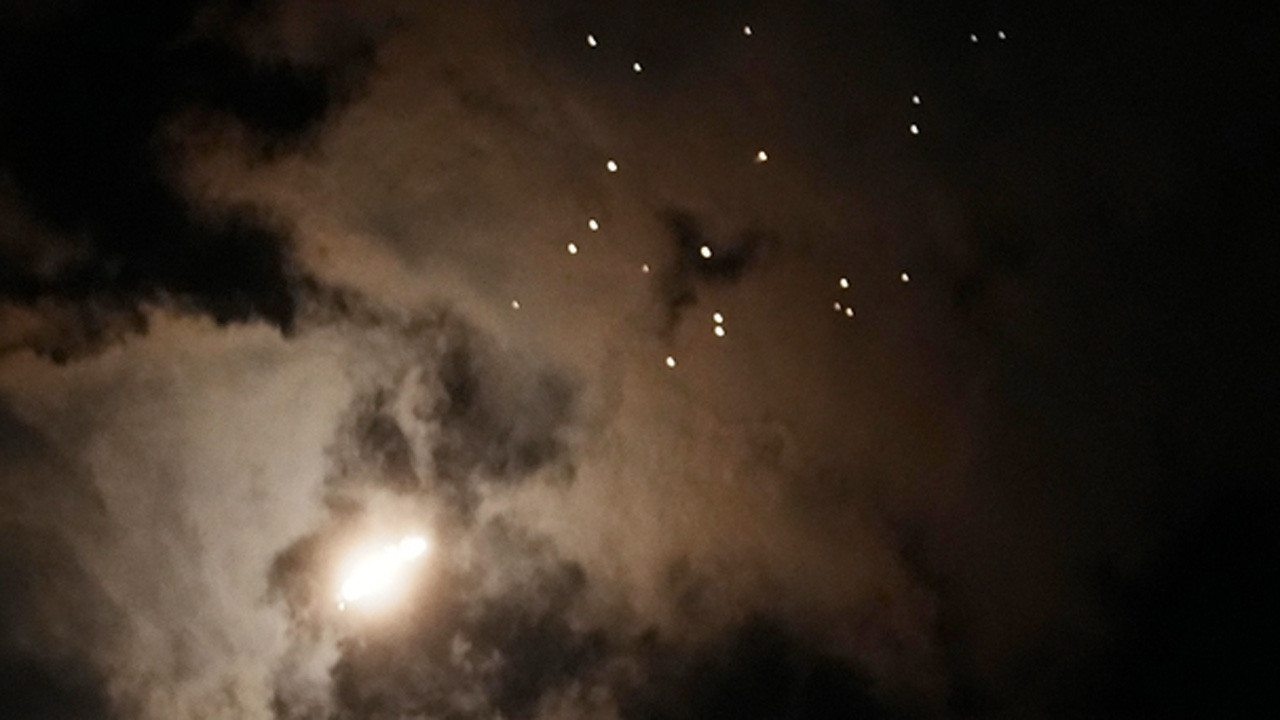 Suudi Arabistan, hava sahasında 7 balistik füze ve 22 İHA'yı imha ettiğini duyurdu