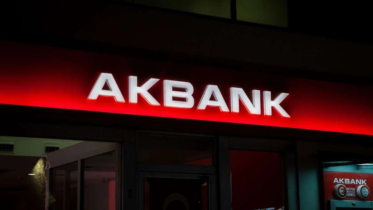 Akbank SGK emeklilerine 50 bin liraya varan nakit ödül sunuyor