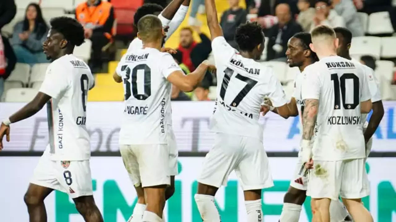 Gaziantep FK deplasmanda Antalyaspor'u 4-1 mağlup etti