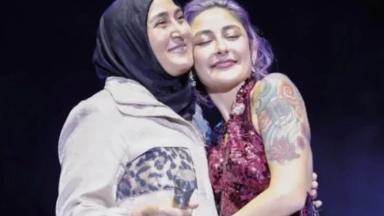 Ramazan ayında yiyip içip tatil yapan Melek Mosso'ya tepki yağdı!