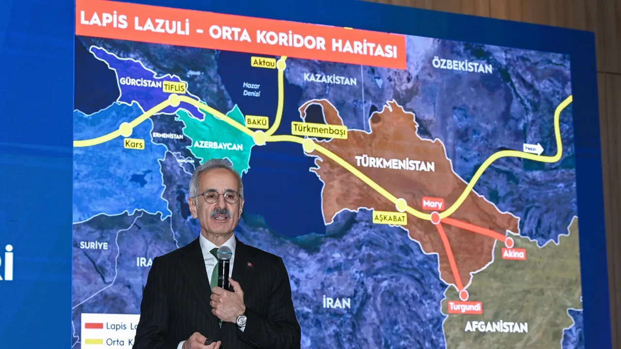 Uraloğlu'ndan Hürmüz Boğazı açıklaması! Türk gemisi özel izinle geçti