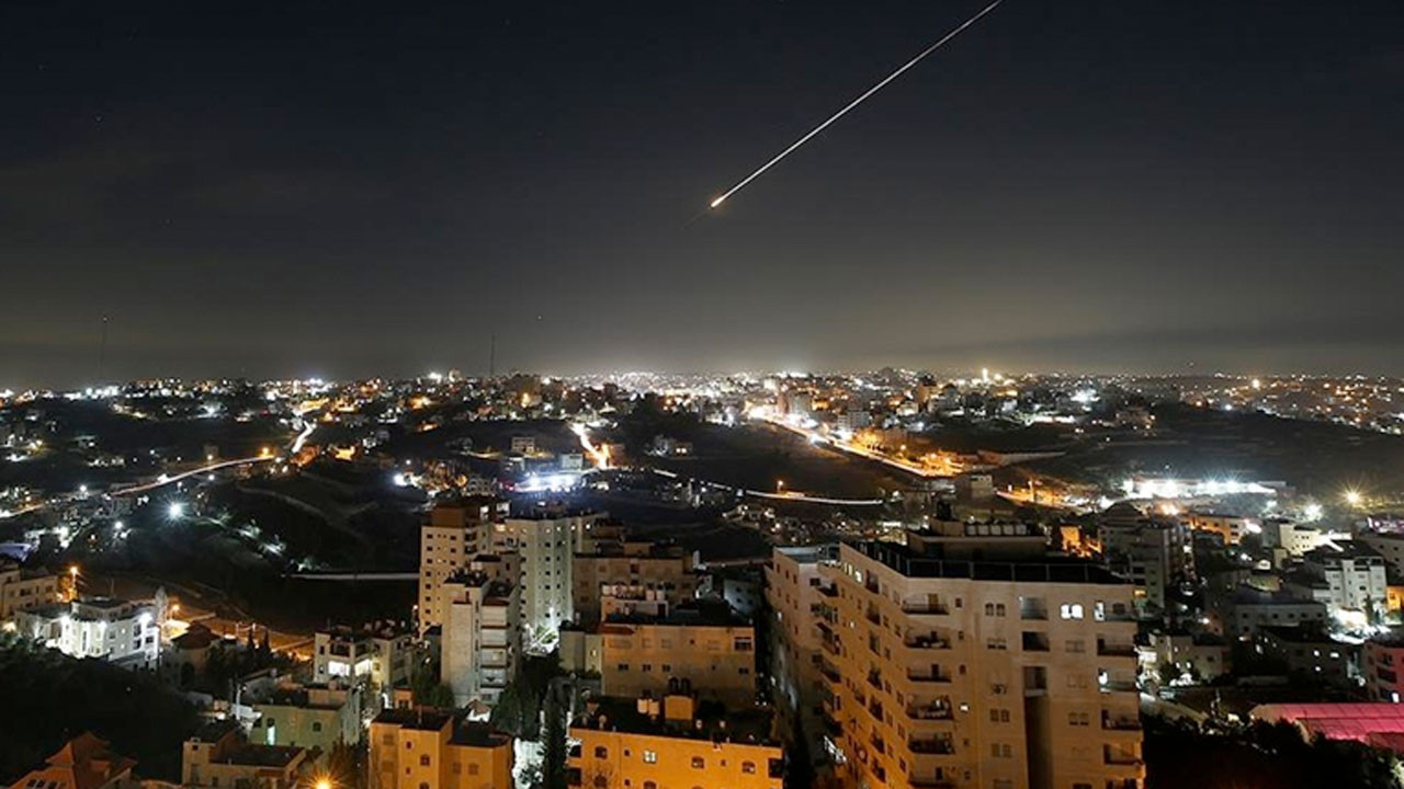 İran'dan İsrail'e füze yağmuru 33 kişi yaralandı