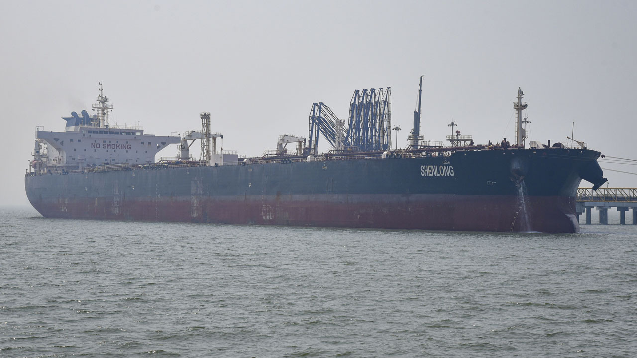 Petrol krizi sonrası ABD'den Rus petrolüne geçici izin