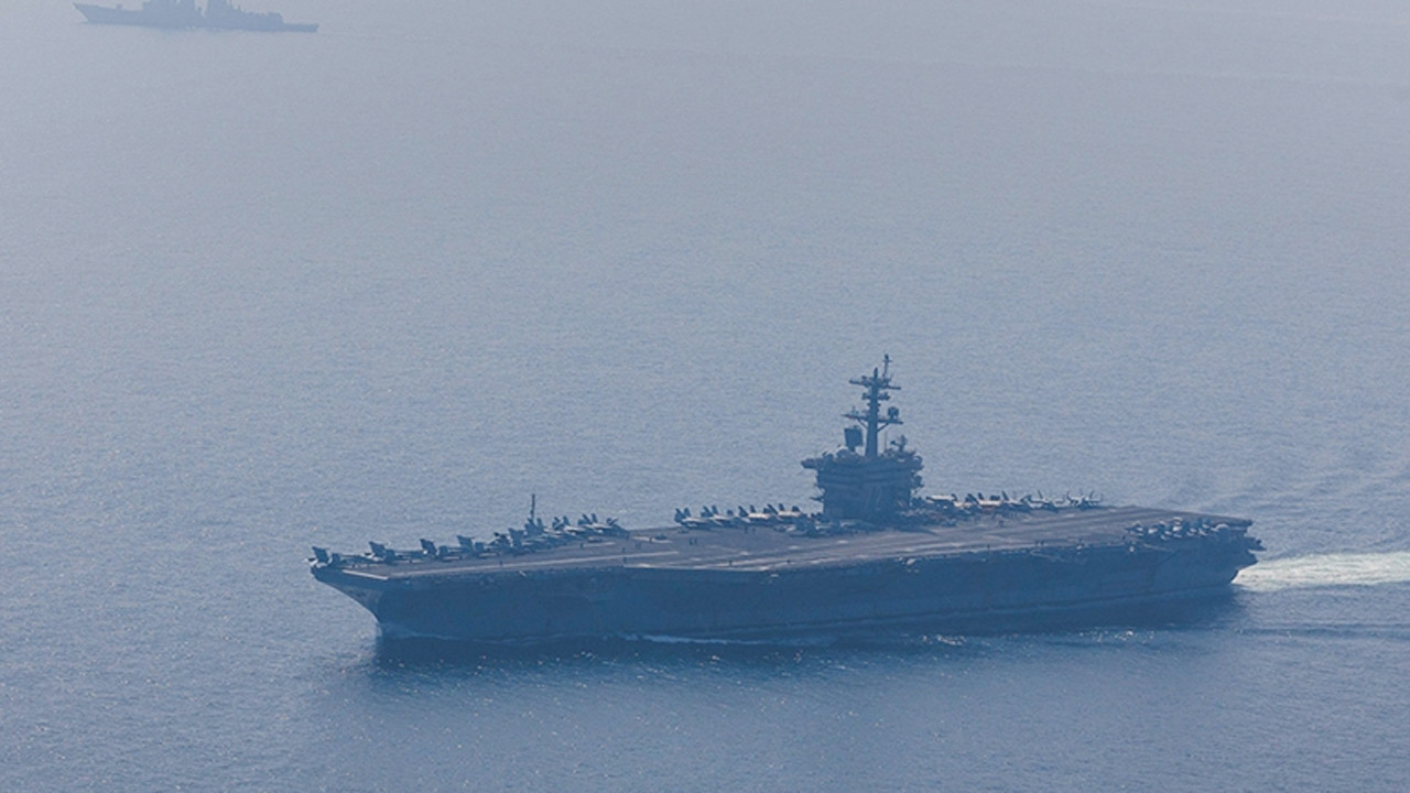 İran ordusundan bomba iddia: Abraham Lincoln uçak gemisi bölgeden kaçtı