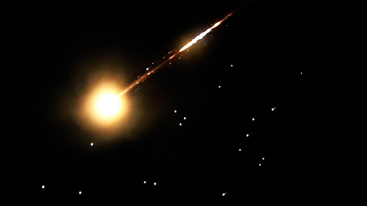 Dubai'de bir binanın cephesine şarapnel parçaları isabet etti