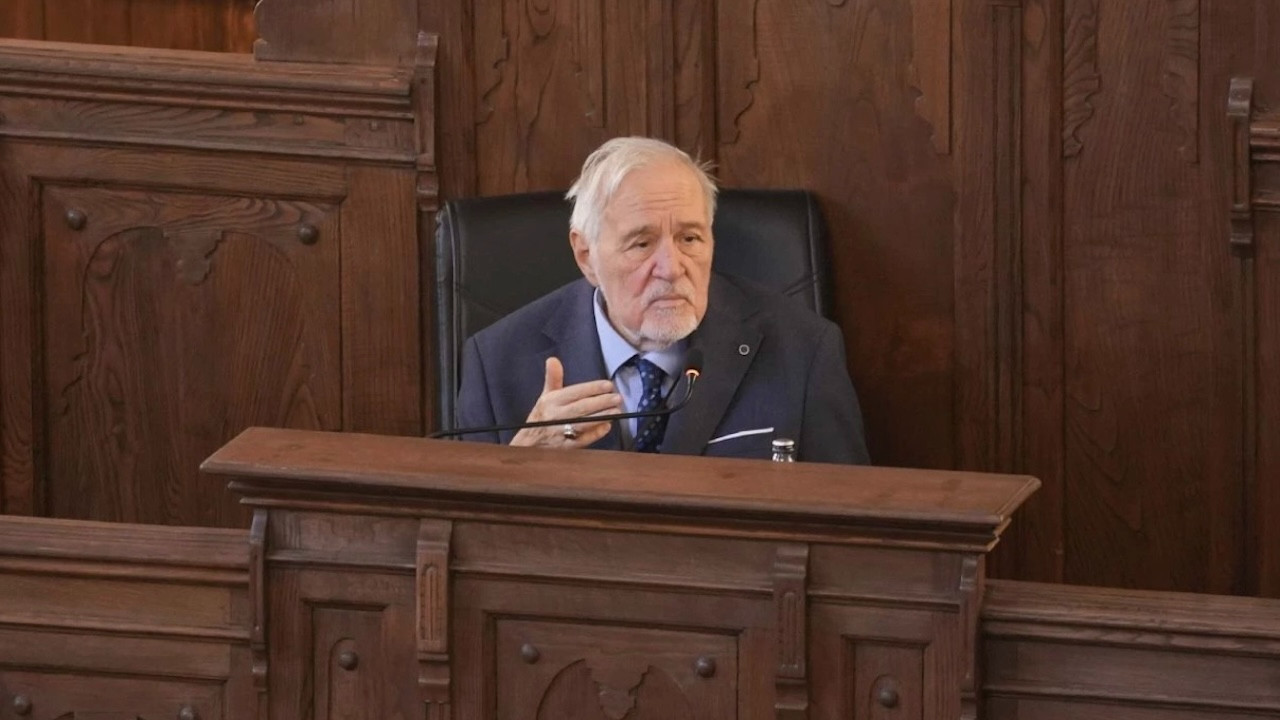 Vefatıyla yasa boğdu! Prof. Dr. İlber Ortaylı'nın defnedileceği yer çok anlamlı...