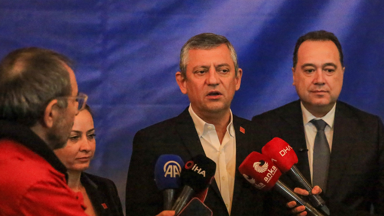 Özgür Özel'den Bülent Arınç'la görüşmesine ilişkin açıklama: En çok konuştuğumuz...