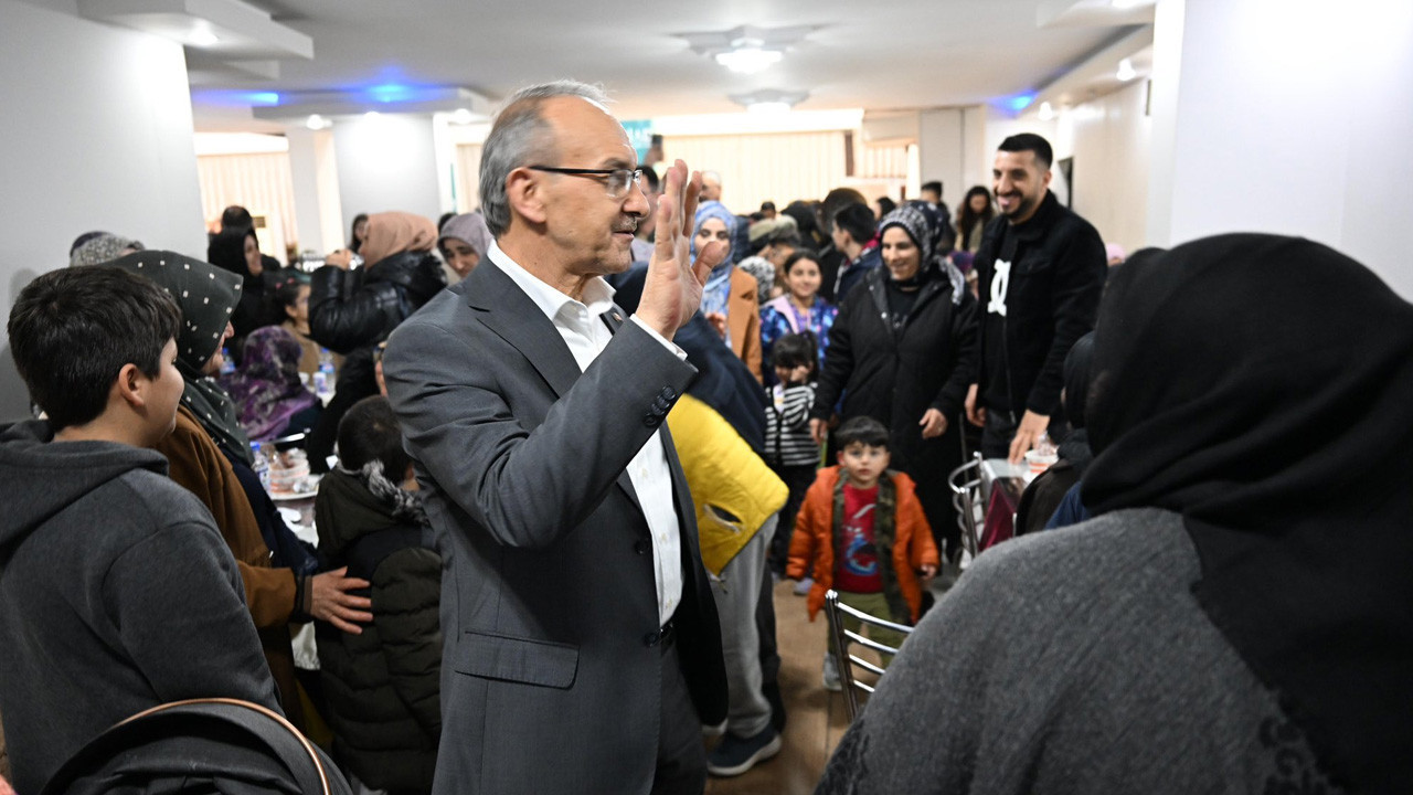 Vali Yavuz'un sözleri tartışma yarattı: 5 yaşındaki çocuğun kız mı erkek mi olduğunu anlamıyorum