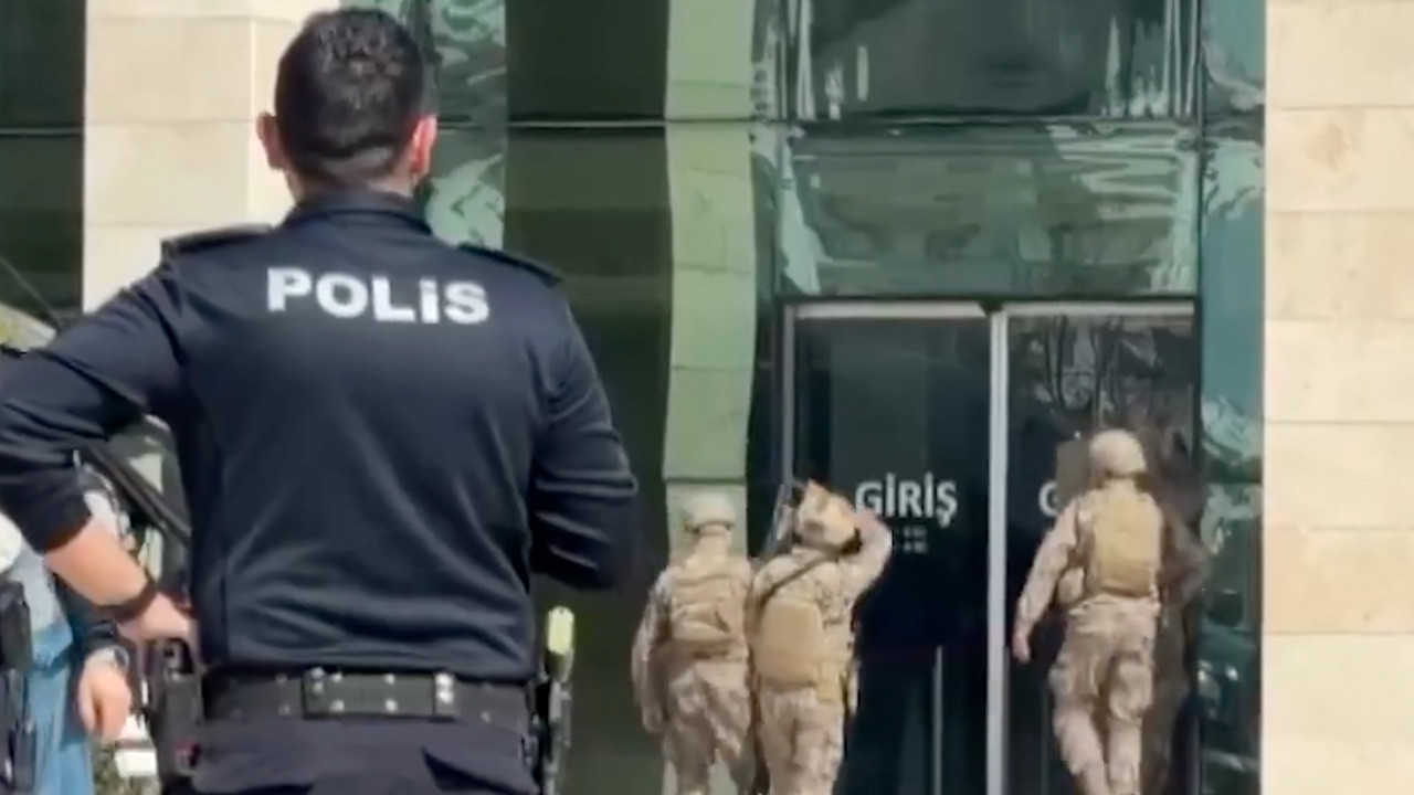 Antalya'da Kepez Kaymakamlığı'nda silah sesleri!