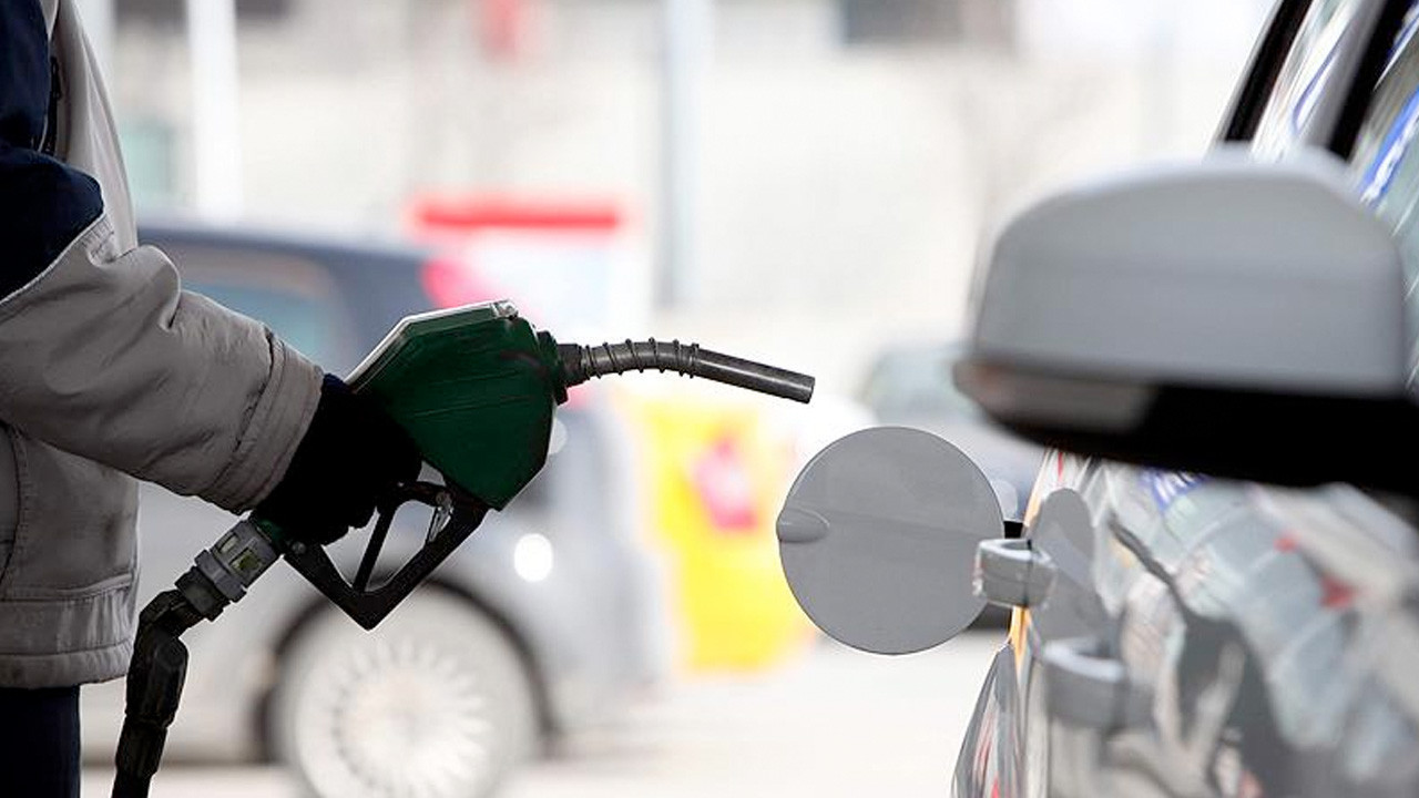 Benzinli mi yoksa elektrikli mi otomobil almalı? Hangisi daha ekonomik? Fiyat farkına bakın