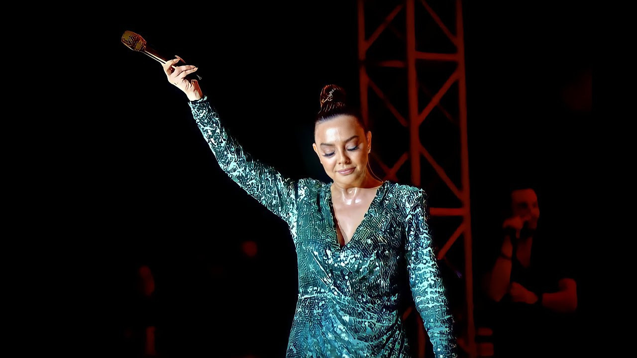 Ebru Gündeş kızı için seferber oldu! Dubai'den özel uçakla getirtti