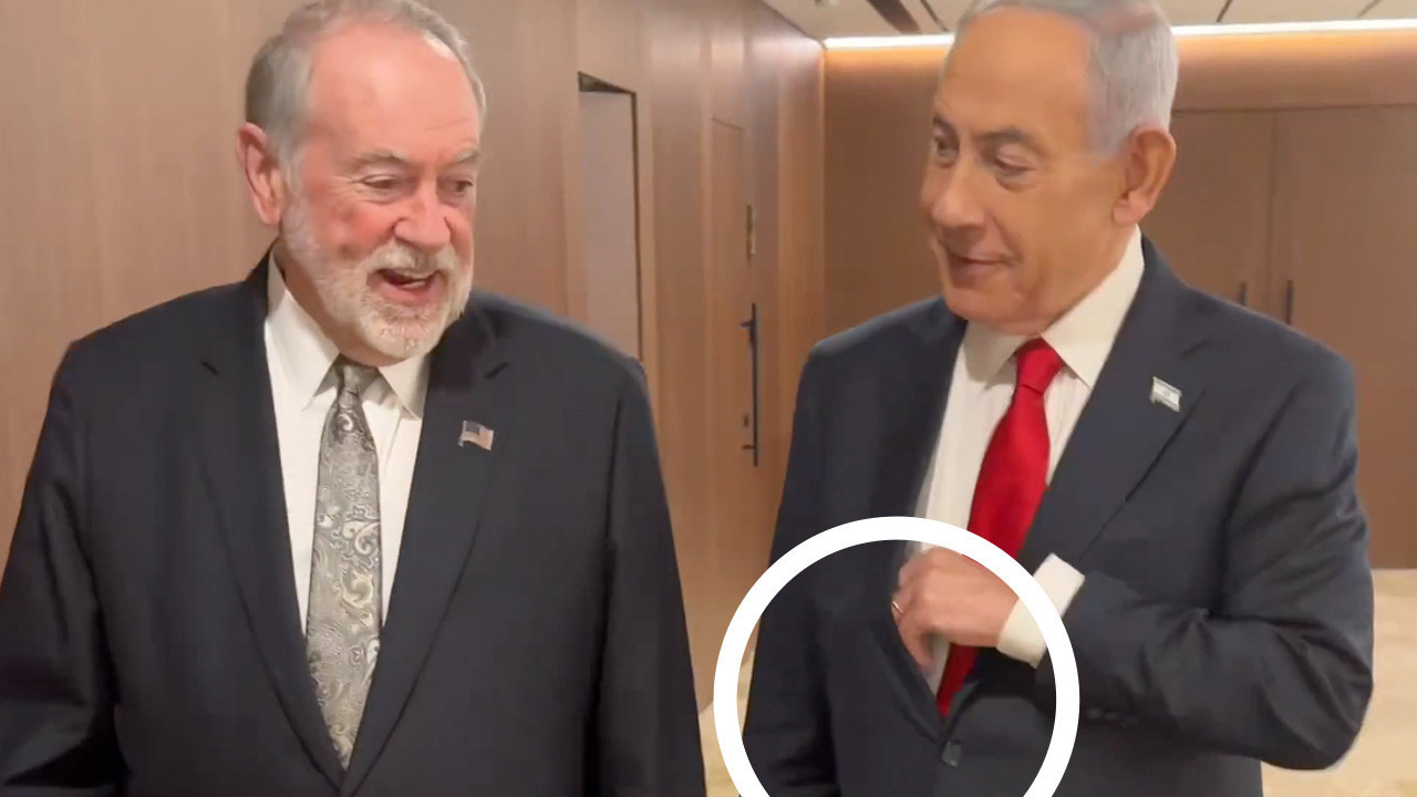 Bunlar çok zalim! Netanyahu ölüm listesini sırıtarak gösterdi şu haline bakın