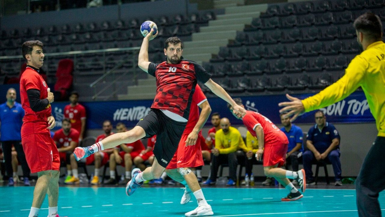 A Milli Erkek Hentbol Takımı, Bolu'da yarın Romanya ile karşılaşacak