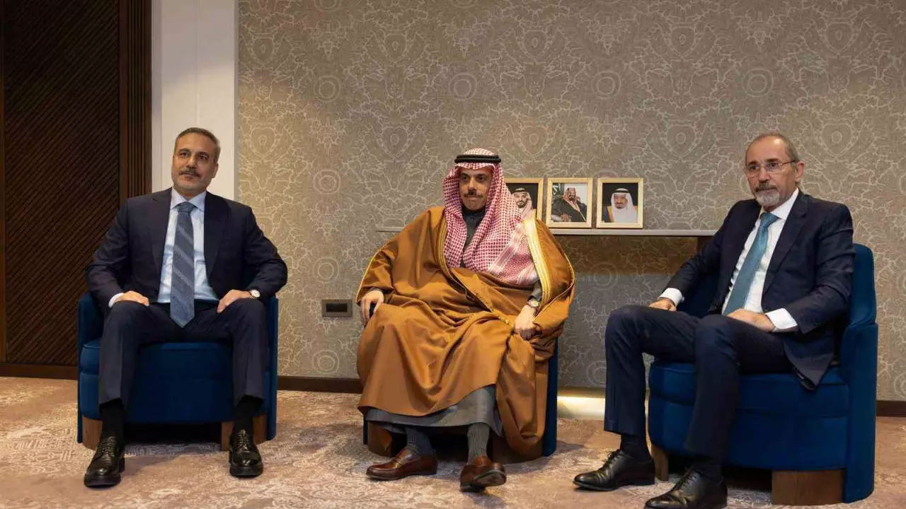 Bombalamalar sonrası Türkiye'den peş peşe savaş görüşmeleri