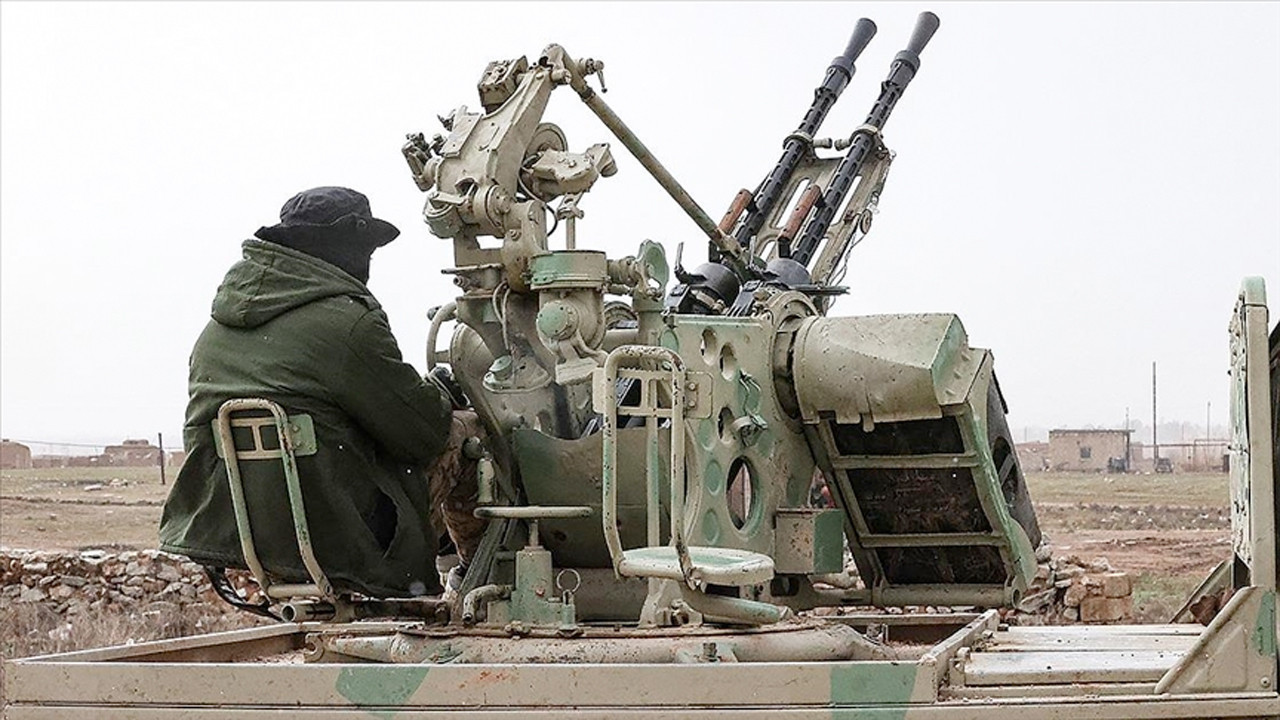 İsrail savaş uçakları gece yarısı Suriye ordusuna ait askeri üsleri bombaladı