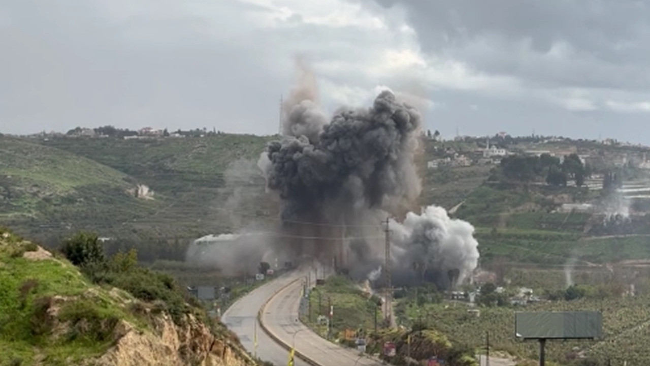 İsrail Lübnan’da köprüyü hedef aldı