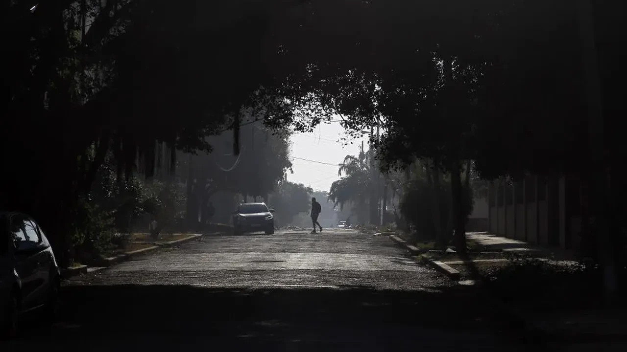 Trump yüzünden ülkede sistem tamamen çöktü! Karanlığa gömüldü