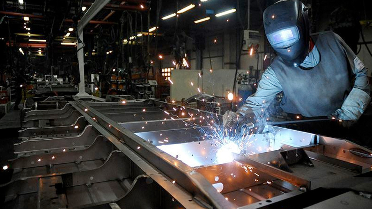 Belgesi almayan çalışamayacak! 40 mesleğe zorunluluk getirildi