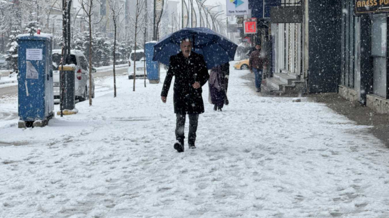 Valilik duyurdu: Bir ilimizde okullar tatil edildi