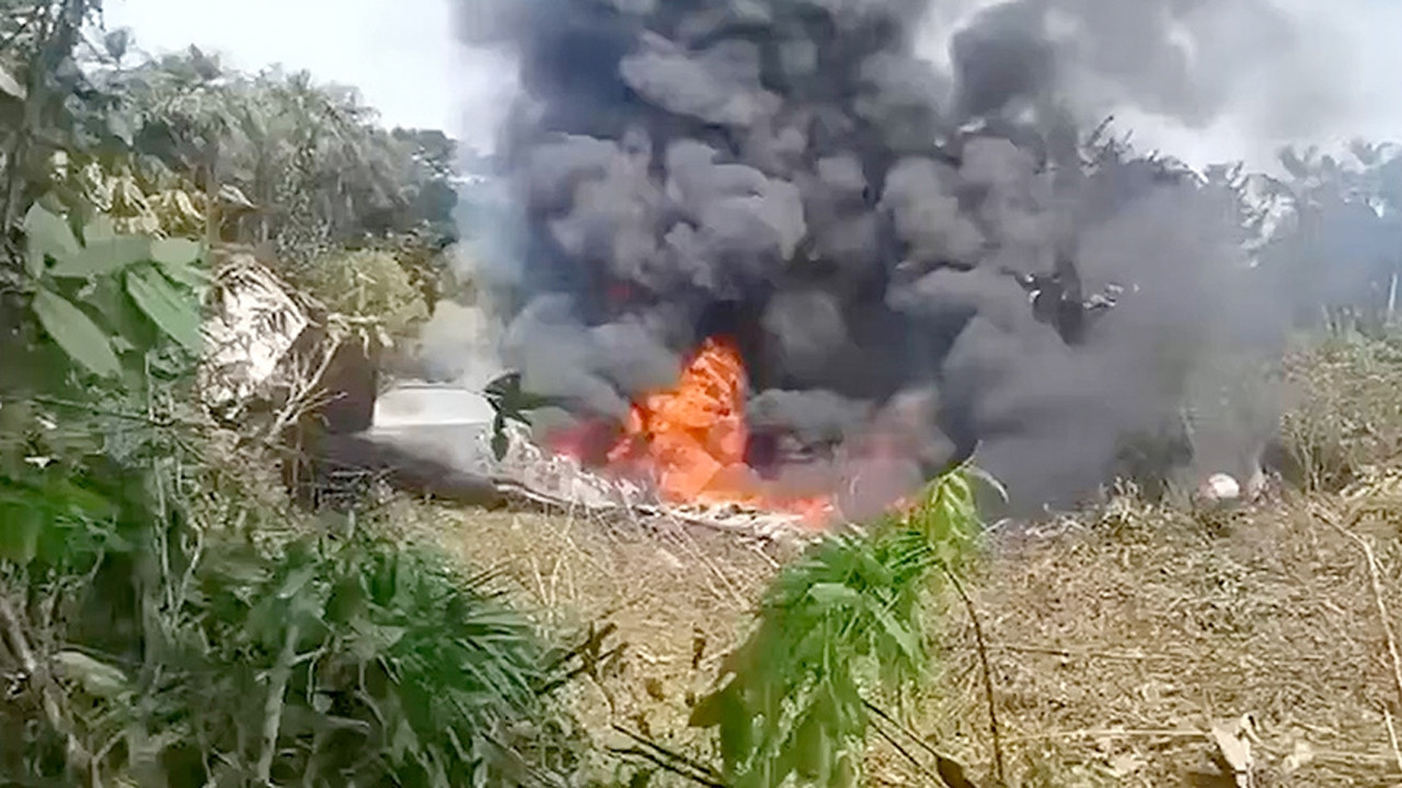 Kolombiya'da askeri nakliye uçağı düştü ölü sayısı 66'ya yükseldi