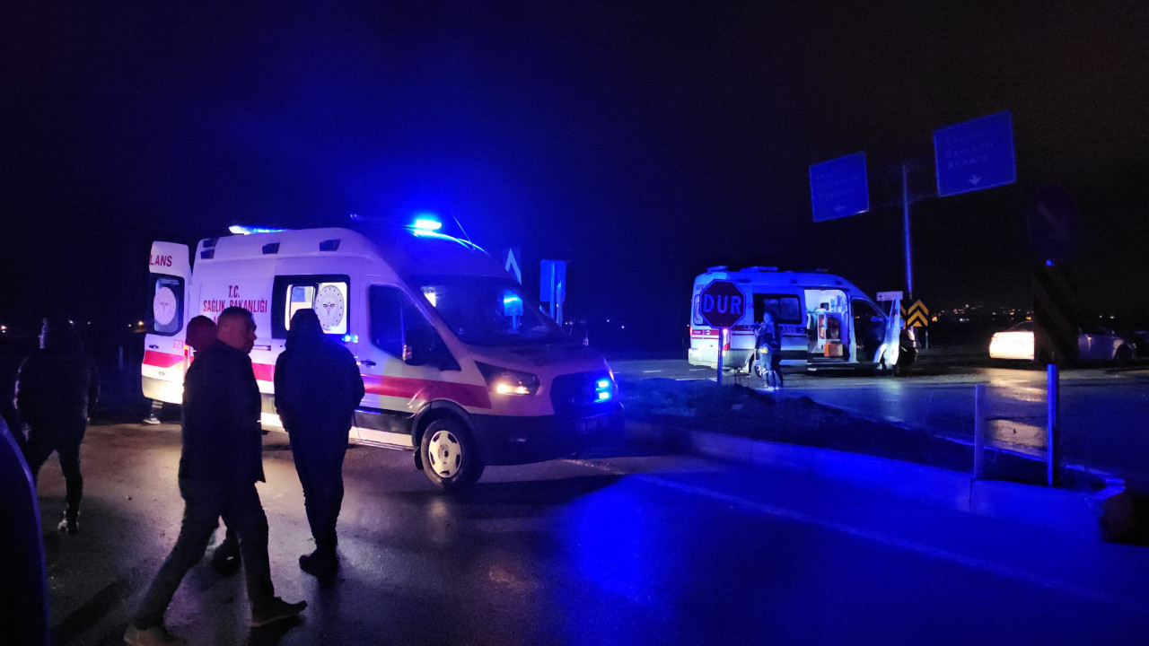 Çorum'da kaza: 1'i polis 3 kişi yaralandı...